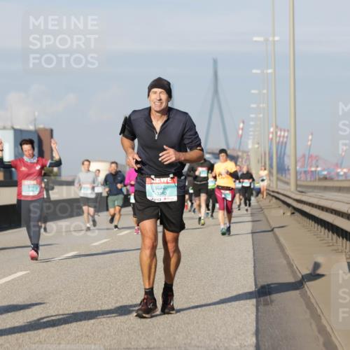 03.10.2025 - Köhlbrandbrückenlauf Jannik Wohlers http://msf.ph/oto/9087680 03.10.2025 09:57:50 Position 3 3750 meine-sportfotos.de