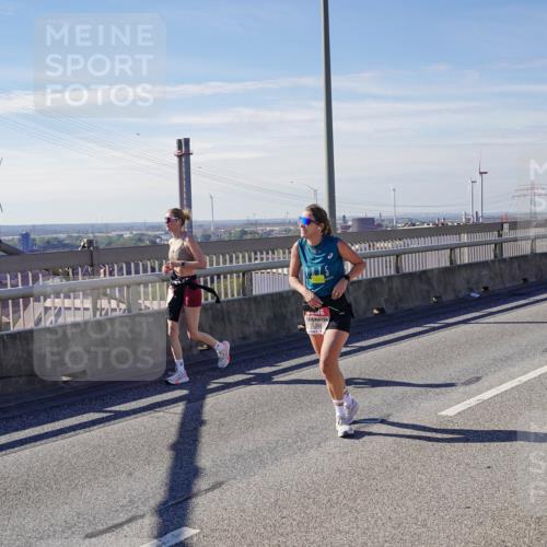 03.10.2025 - Köhlbrandbrückenlauf Michael Burmester http://msf.ph/oto/9087684 03.10.2025 12:44:12 Position 2 025 meine-sportfotos.de
