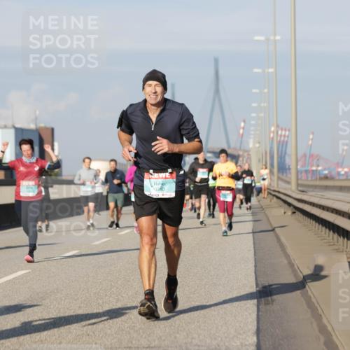 03.10.2025 - Köhlbrandbrückenlauf Jannik Wohlers http://msf.ph/oto/9087689 03.10.2025 09:57:50 Position 3 3750 meine-sportfotos.de