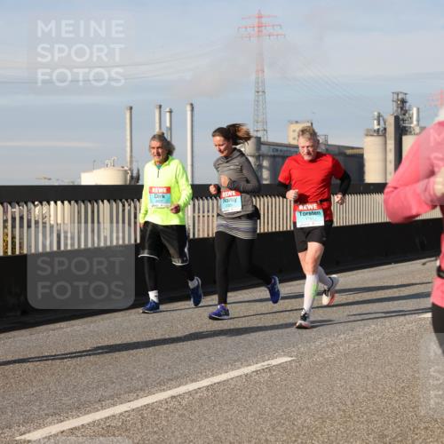 03.10.2025 - Köhlbrandbrückenlauf Lena Gebhardt http://msf.ph/oto/9087697 03.10.2025 10:06:26 Position 2 177, 2320, 1781 meine-sportfotos.de