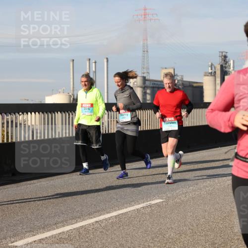 03.10.2025 - Köhlbrandbrückenlauf Lena Gebhardt http://msf.ph/oto/9087709 03.10.2025 10:06:26 Position 2 3607, 2320, 1781 meine-sportfotos.de