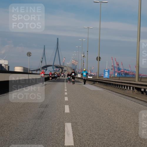 03.10.2025 - Köhlbrandbrückenlauf Fabian Wolf http://msf.ph/oto/9087729 03.10.2025 10:23:45 Position 3  meine-sportfotos.de