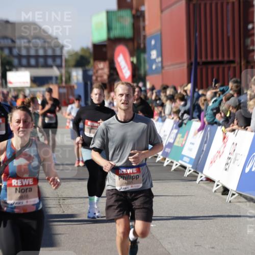 03.10.2025 - Köhlbrandbrückenlauf Jannik Wohlers http://msf.ph/oto/9087733 03.10.2025 13:19:08 Ziel 4143, 4630, 4631, 4632, 4676, 4690, 4727, 4816, 4876, 5027, 5304, 5449, 5858, 6088, 6117, 6127, 6475, 6573 meine-sportfotos.de