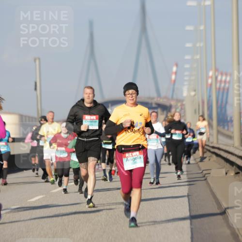 03.10.2025 - Köhlbrandbrückenlauf Jannik Wohlers http://msf.ph/oto/9087736 03.10.2025 09:57:53 Position 3 3473, 1598 meine-sportfotos.de