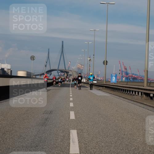 03.10.2025 - Köhlbrandbrückenlauf Fabian Wolf http://msf.ph/oto/9087738 03.10.2025 10:23:46 Position 3 3 meine-sportfotos.de