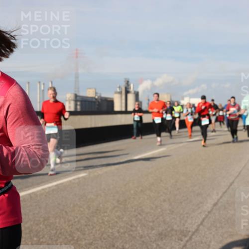 03.10.2025 - Köhlbrandbrückenlauf Lena Gebhardt http://msf.ph/oto/9087745 03.10.2025 10:06:27 Position 2  meine-sportfotos.de