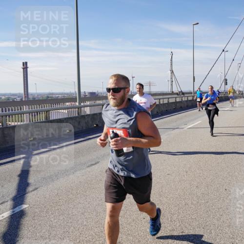 03.10.2025 - Köhlbrandbrückenlauf Michael Burmester http://msf.ph/oto/9087753 03.10.2025 12:44:13 Position 2  meine-sportfotos.de