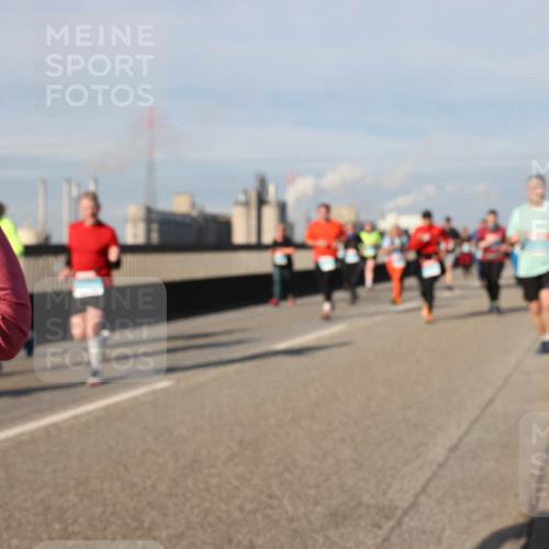 03.10.2025 - Köhlbrandbrückenlauf Lena Gebhardt http://msf.ph/oto/9087757 03.10.2025 10:06:27 Position 2  meine-sportfotos.de