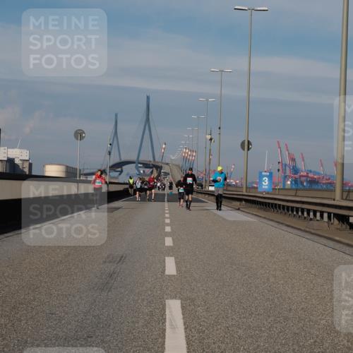 03.10.2025 - Köhlbrandbrückenlauf Fabian Wolf http://msf.ph/oto/9087776 03.10.2025 10:23:48 Position 3 3 meine-sportfotos.de