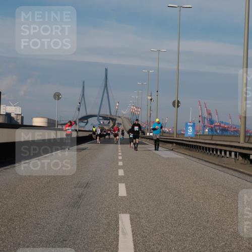 03.10.2025 - Köhlbrandbrückenlauf Fabian Wolf http://msf.ph/oto/9087784 03.10.2025 10:23:49 Position 3 3 meine-sportfotos.de