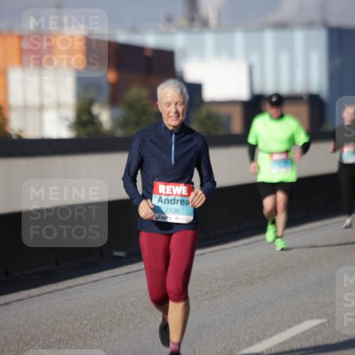 03.10.2025 - Köhlbrandbrückenlauf Jannik Wohlers http://msf.ph/oto/9087795 03.10.2025 10:08:29 Position 3 2136 meine-sportfotos.de