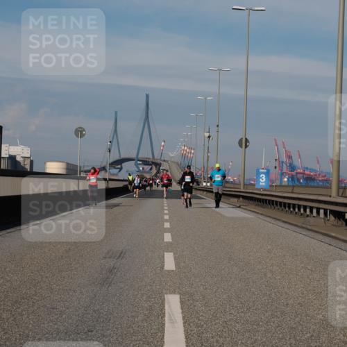 03.10.2025 - Köhlbrandbrückenlauf Fabian Wolf http://msf.ph/oto/9087797 03.10.2025 10:23:49 Position 3 3 meine-sportfotos.de