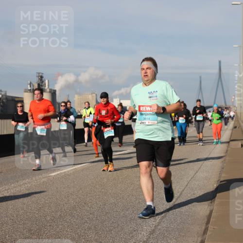 03.10.2025 - Köhlbrandbrückenlauf Lena Gebhardt http://msf.ph/oto/9087808 03.10.2025 10:06:28 Position 2 28, 20, 3614 meine-sportfotos.de
