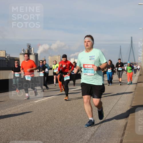 03.10.2025 - Köhlbrandbrückenlauf Lena Gebhardt http://msf.ph/oto/9087811 03.10.2025 10:06:28 Position 2 20, 20, 3614 meine-sportfotos.de