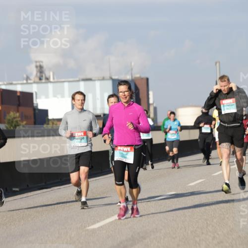 03.10.2025 - Köhlbrandbrückenlauf Jannik Wohlers http://msf.ph/oto/9087822 03.10.2025 09:57:55 Position 3 2122, 1108, 3798 meine-sportfotos.de