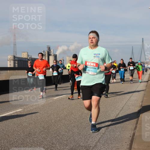 03.10.2025 - Köhlbrandbrückenlauf Lena Gebhardt http://msf.ph/oto/9087831 03.10.2025 10:06:28 Position 2 2820, 3614 meine-sportfotos.de