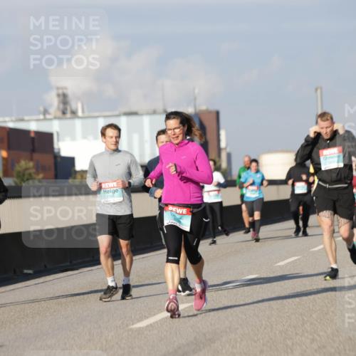 03.10.2025 - Köhlbrandbrückenlauf Jannik Wohlers http://msf.ph/oto/9087834 03.10.2025 09:57:55 Position 3 2122, 1108 meine-sportfotos.de