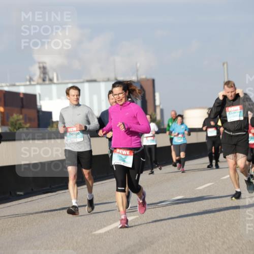 03.10.2025 - Köhlbrandbrückenlauf Jannik Wohlers http://msf.ph/oto/9087839 03.10.2025 09:57:55 Position 3 1108, 3798 meine-sportfotos.de