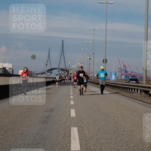 03.10.2025 - Köhlbrandbrückenlauf Fabian Wolf http://msf.ph/oto/9087842 03.10.2025 10:23:57 Position 3 3 meine-sportfotos.de