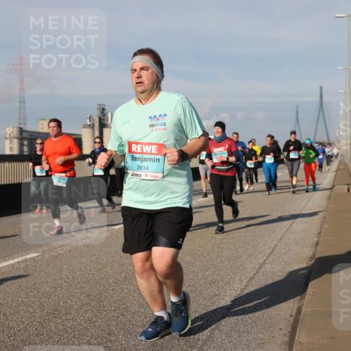 03.10.2025 - Köhlbrandbrückenlauf Lena Gebhardt http://msf.ph/oto/9087848 03.10.2025 10:06:29 Position 2 3614 meine-sportfotos.de