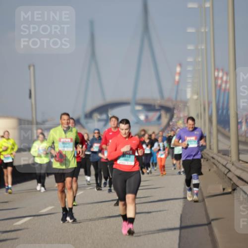 03.10.2025 - Köhlbrandbrückenlauf Jannik Wohlers http://msf.ph/oto/9087853 03.10.2025 10:08:35 Position 3 1863 meine-sportfotos.de