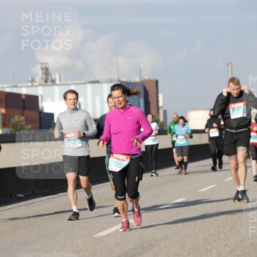 03.10.2025 - Köhlbrandbrückenlauf Jannik Wohlers http://msf.ph/oto/9087854 03.10.2025 09:57:55 Position 3 1108, 3798 meine-sportfotos.de