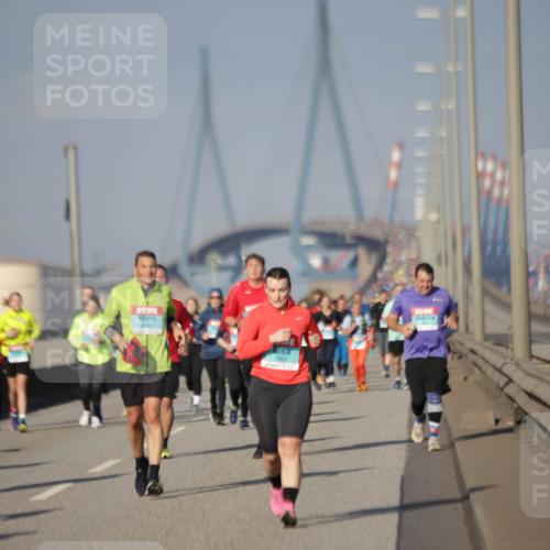 03.10.2025 - Köhlbrandbrückenlauf Jannik Wohlers http://msf.ph/oto/9087858 03.10.2025 10:08:35 Position 3 1863 meine-sportfotos.de