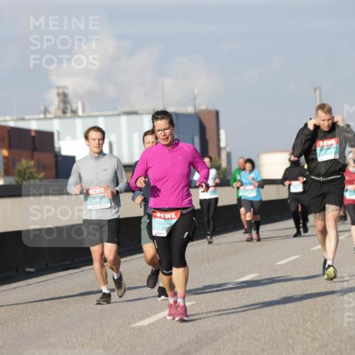 03.10.2025 - Köhlbrandbrückenlauf Jannik Wohlers http://msf.ph/oto/9087863 03.10.2025 09:57:55 Position 3 1108, 37 meine-sportfotos.de