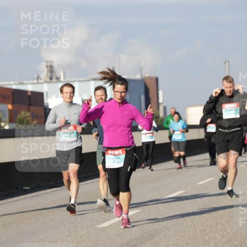 03.10.2025 - Köhlbrandbrückenlauf Jannik Wohlers http://msf.ph/oto/9087878 03.10.2025 09:57:55 Position 3 1108, 3798 meine-sportfotos.de