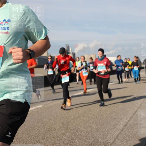 03.10.2025 - Köhlbrandbrückenlauf Lena Gebhardt http://msf.ph/oto/9087902 03.10.2025 10:06:30 Position 2 3614 meine-sportfotos.de
