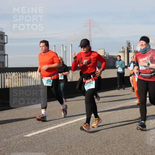 03.10.2025 - Köhlbrandbrückenlauf Lena Gebhardt http://msf.ph/oto/9087916 03.10.2025 10:06:30 Position 2 2163, 3054 meine-sportfotos.de