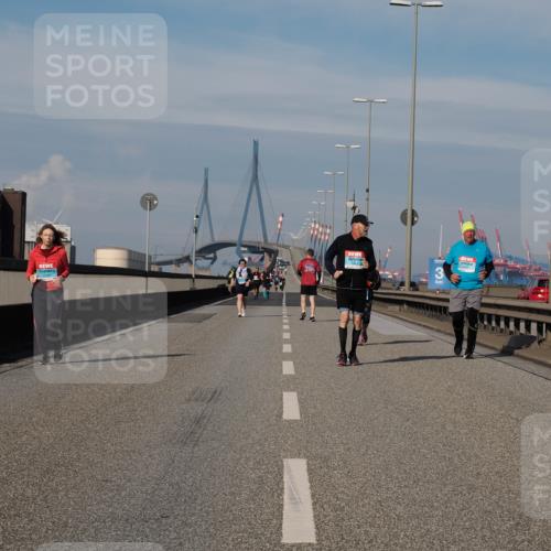 03.10.2025 - Köhlbrandbrückenlauf Fabian Wolf http://msf.ph/oto/9087931 03.10.2025 10:24:01 Position 3  meine-sportfotos.de