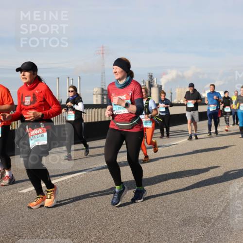 03.10.2025 - Köhlbrandbrückenlauf Lena Gebhardt http://msf.ph/oto/9087935 03.10.2025 10:06:31 Position 2 2163, 3054, 2614 meine-sportfotos.de