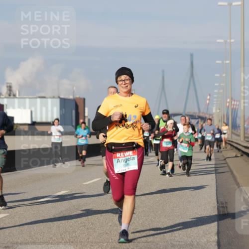 03.10.2025 - Köhlbrandbrückenlauf Jannik Wohlers http://msf.ph/oto/9087937 03.10.2025 09:57:57 Position 3 3798, 1598 meine-sportfotos.de