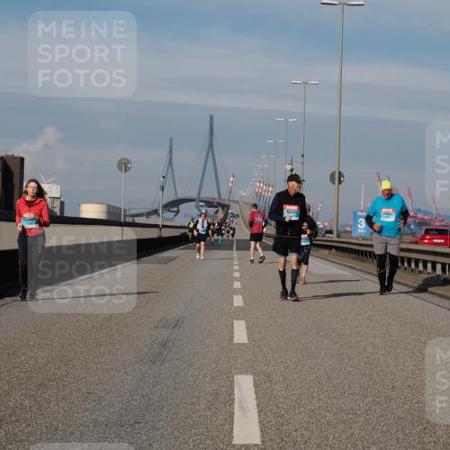 03.10.2025 - Köhlbrandbrückenlauf Fabian Wolf http://msf.ph/oto/9087955 03.10.2025 10:24:01 Position 3 3 meine-sportfotos.de