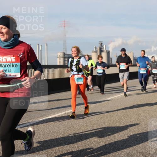03.10.2025 - Köhlbrandbrückenlauf Lena Gebhardt http://msf.ph/oto/9087963 03.10.2025 10:06:31 Position 2 2614, 3161 meine-sportfotos.de