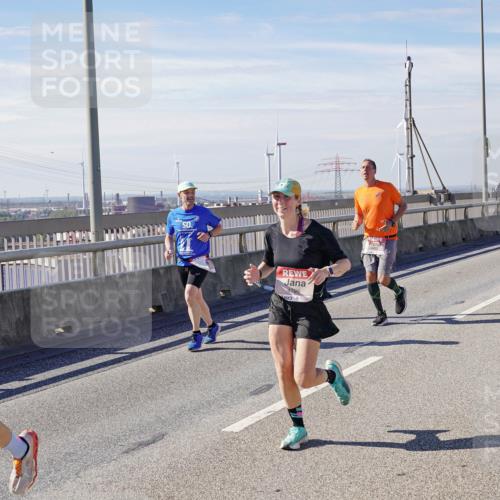 03.10.2025 - Köhlbrandbrückenlauf Michael Burmester http://msf.ph/oto/9087966 03.10.2025 12:44:22 Position 2 4806, 4794 meine-sportfotos.de