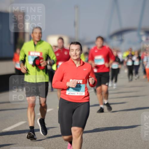 03.10.2025 - Köhlbrandbrückenlauf Jannik Wohlers http://msf.ph/oto/9087970 03.10.2025 10:08:40 Position 3 1863 meine-sportfotos.de