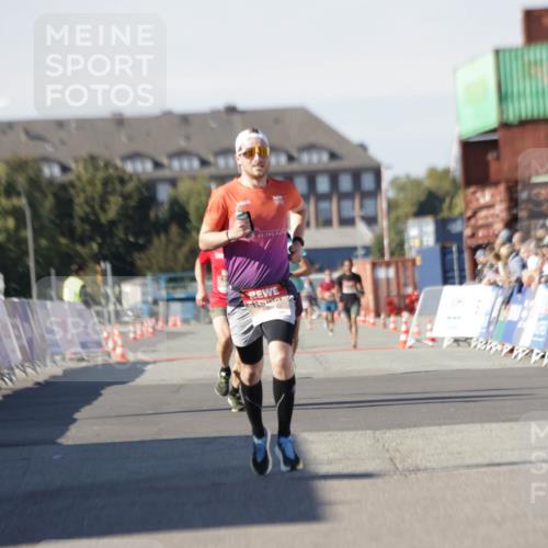 03.10.2025 - Köhlbrandbrückenlauf Jannik Wohlers http://msf.ph/oto/9087977 03.10.2025 12:53:22 Ziel 4029, 4142, 5786, 6333, 6656 meine-sportfotos.de