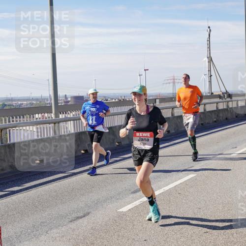 03.10.2025 - Köhlbrandbrückenlauf Michael Burmester http://msf.ph/oto/9087980 03.10.2025 12:44:23 Position 2 4806, 4794 meine-sportfotos.de