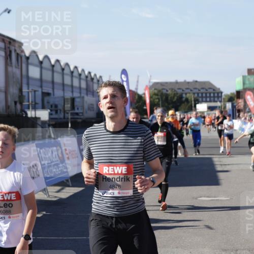 03.10.2025 - Köhlbrandbrückenlauf Jannik Wohlers http://msf.ph/oto/9087984 03.10.2025 13:19:10 Ziel 4143, 4630, 4631, 4632, 4676, 4690, 4727, 4816, 4828, 4876, 5027, 5449, 5853, 5858, 6088, 6117, 6127, 6475, 6573 meine-sportfotos.de