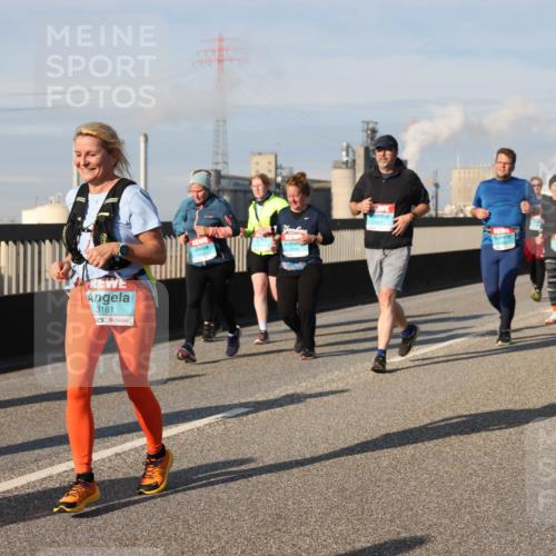 03.10.2025 - Köhlbrandbrückenlauf Lena Gebhardt http://msf.ph/oto/9087986 03.10.2025 10:06:32 Position 2 3161 meine-sportfotos.de