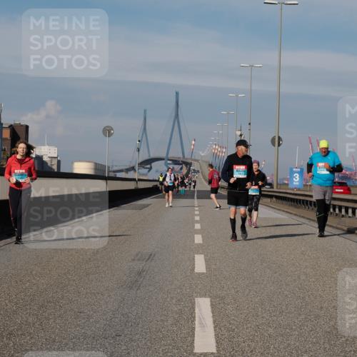 03.10.2025 - Köhlbrandbrückenlauf Fabian Wolf http://msf.ph/oto/9087996 03.10.2025 10:24:02 Position 3 3 meine-sportfotos.de