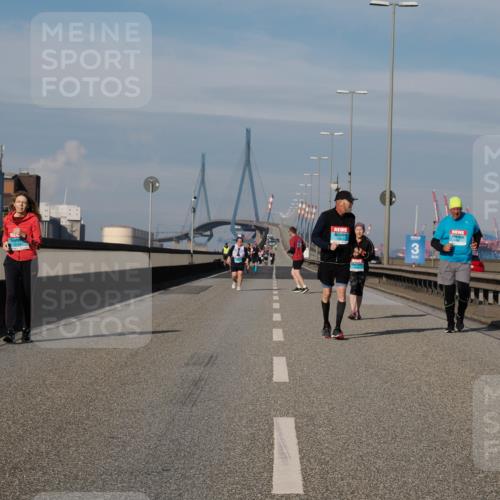 03.10.2025 - Köhlbrandbrückenlauf Fabian Wolf http://msf.ph/oto/9088007 03.10.2025 10:24:02 Position 3 2064 meine-sportfotos.de
