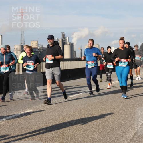 03.10.2025 - Köhlbrandbrückenlauf Lena Gebhardt http://msf.ph/oto/9088011 03.10.2025 10:06:32 Position 2 2101, 2870 meine-sportfotos.de