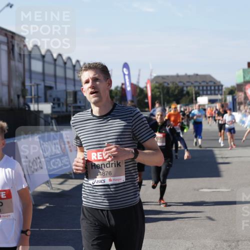 03.10.2025 - Köhlbrandbrückenlauf Jannik Wohlers http://msf.ph/oto/9088012 03.10.2025 13:19:11 Ziel 4143, 4630, 4631, 4632, 4690, 4725, 4727, 4816, 4828, 4876, 4996, 5027, 5853, 5858, 6088, 6117, 6127, 6225, 6226, 6475 meine-sportfotos.de
