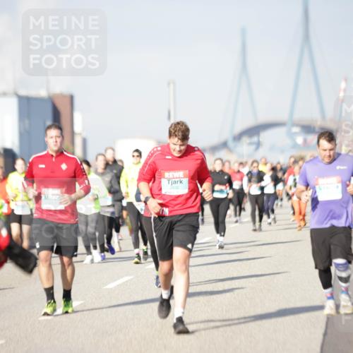 03.10.2025 - Köhlbrandbrückenlauf Jannik Wohlers http://msf.ph/oto/9088025 03.10.2025 10:08:44 Position 3 2632 meine-sportfotos.de
