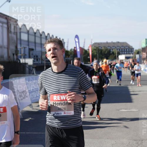 03.10.2025 - Köhlbrandbrückenlauf Jannik Wohlers http://msf.ph/oto/9088028 03.10.2025 13:19:11 Ziel 4143, 4630, 4631, 4632, 4690, 4725, 4727, 4816, 4828, 4876, 4996, 5027, 5853, 5858, 6088, 6117, 6127, 6225, 6226, 6475 meine-sportfotos.de