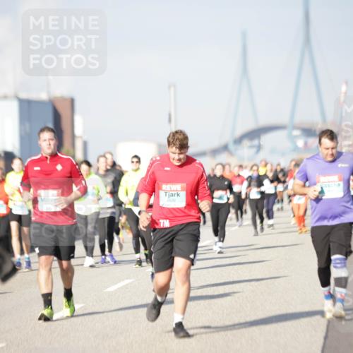 03.10.2025 - Köhlbrandbrückenlauf Jannik Wohlers http://msf.ph/oto/9088039 03.10.2025 10:08:44 Position 3 2630, 2632 meine-sportfotos.de