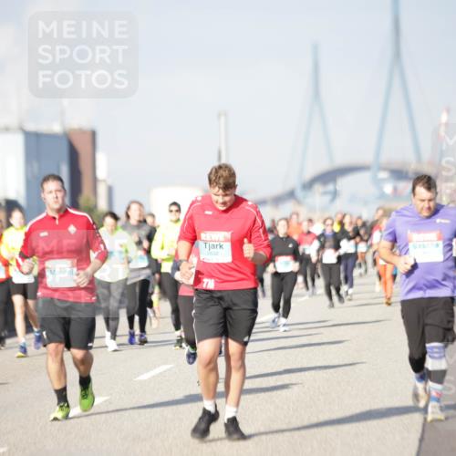 03.10.2025 - Köhlbrandbrückenlauf Jannik Wohlers http://msf.ph/oto/9088059 03.10.2025 10:08:44 Position 3 2632 meine-sportfotos.de